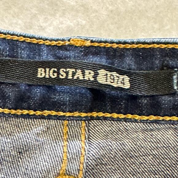 Big Star Low Rise Cut Off Denim Shorts Size 26 - Picture 2 of 8